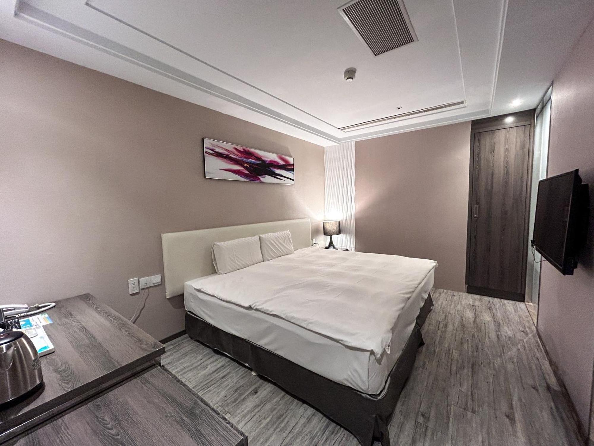 גאושיונג Royal Fine Hotel מראה חיצוני תמונה