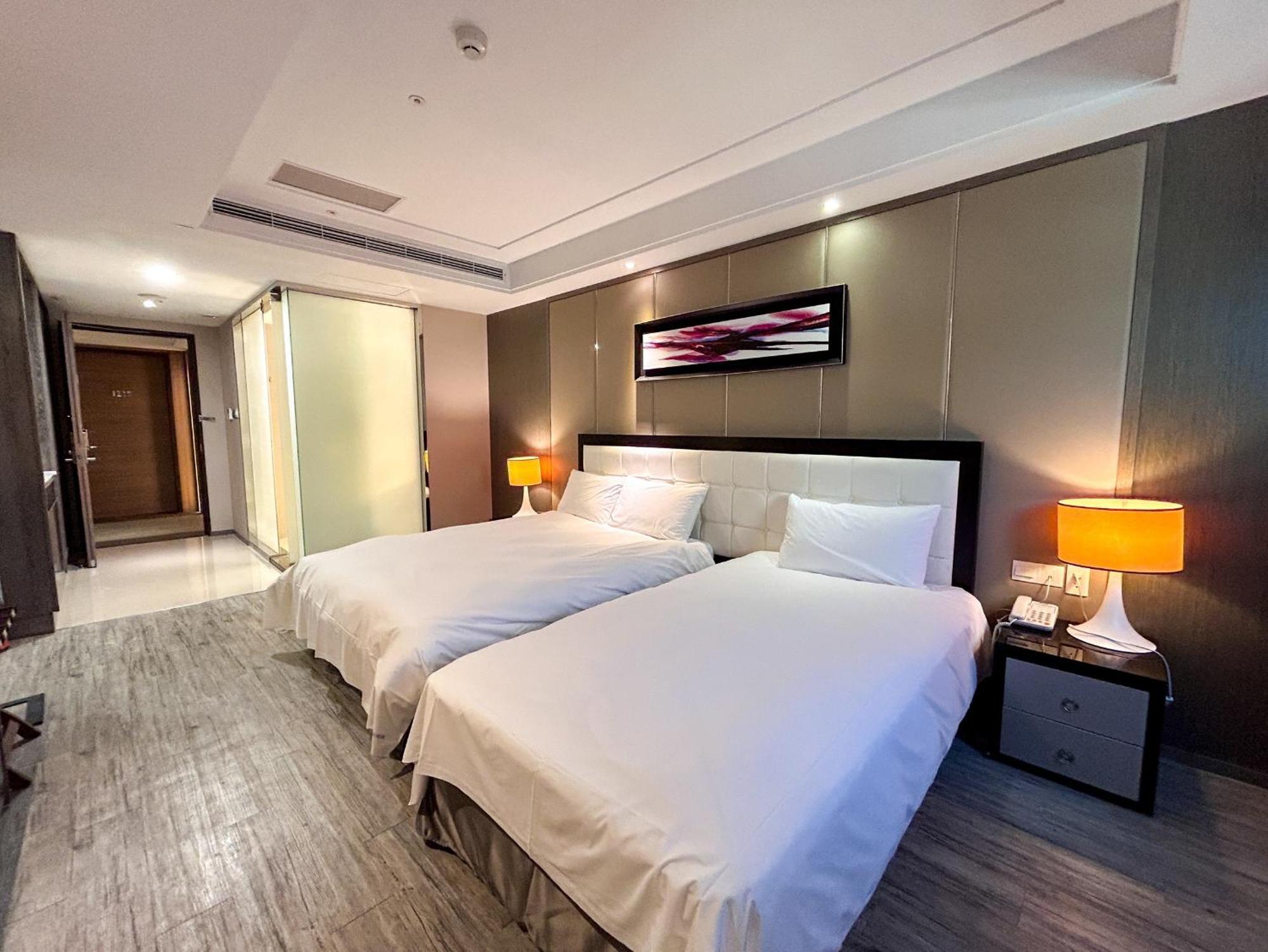 גאושיונג Royal Fine Hotel מראה חיצוני תמונה