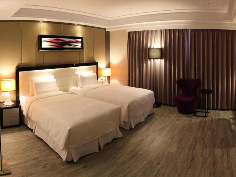 גאושיונג Royal Fine Hotel מראה חיצוני תמונה