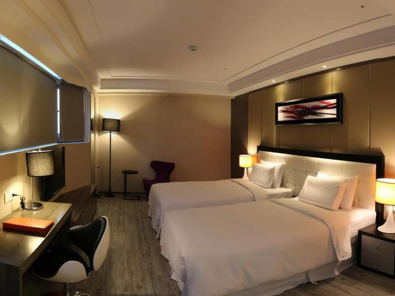 גאושיונג Royal Fine Hotel מראה חיצוני תמונה